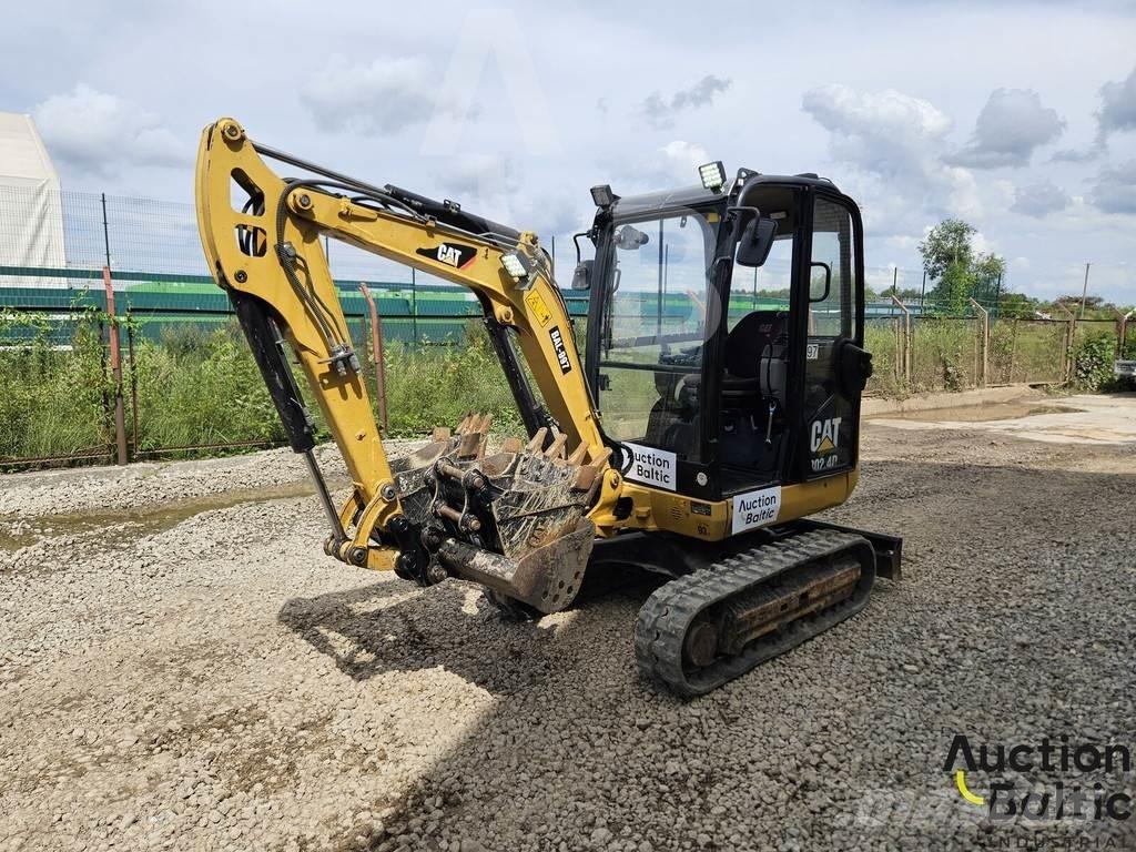 CAT 302.4 D Міні-екскаватори < 7т