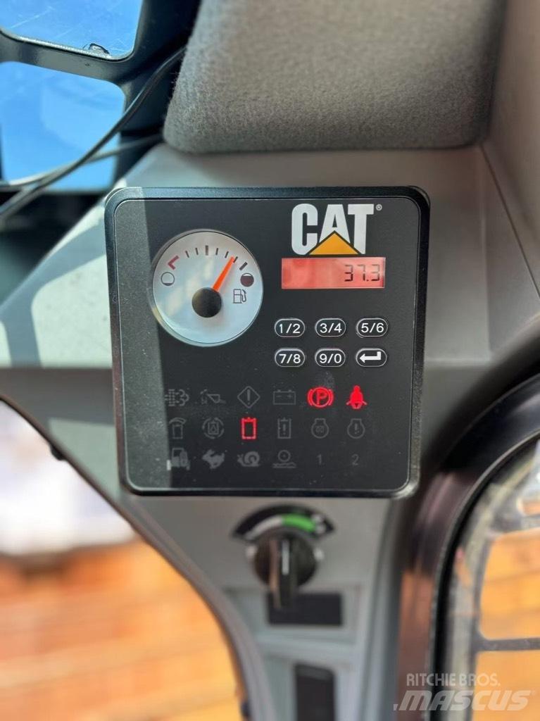 CAT 262 D Міні-навантажувачі