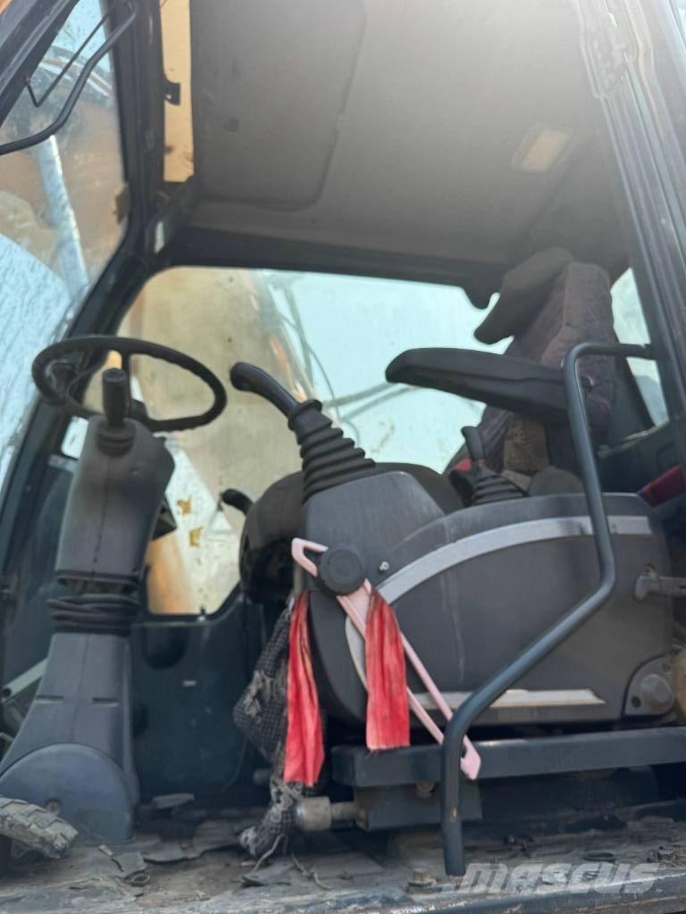 Hyundai Robex 150W-9 Колісні екскаватори