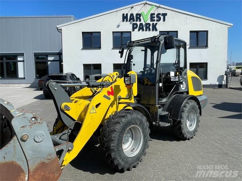 Wacker Neuson WL44 Фронтальні навантажувачі