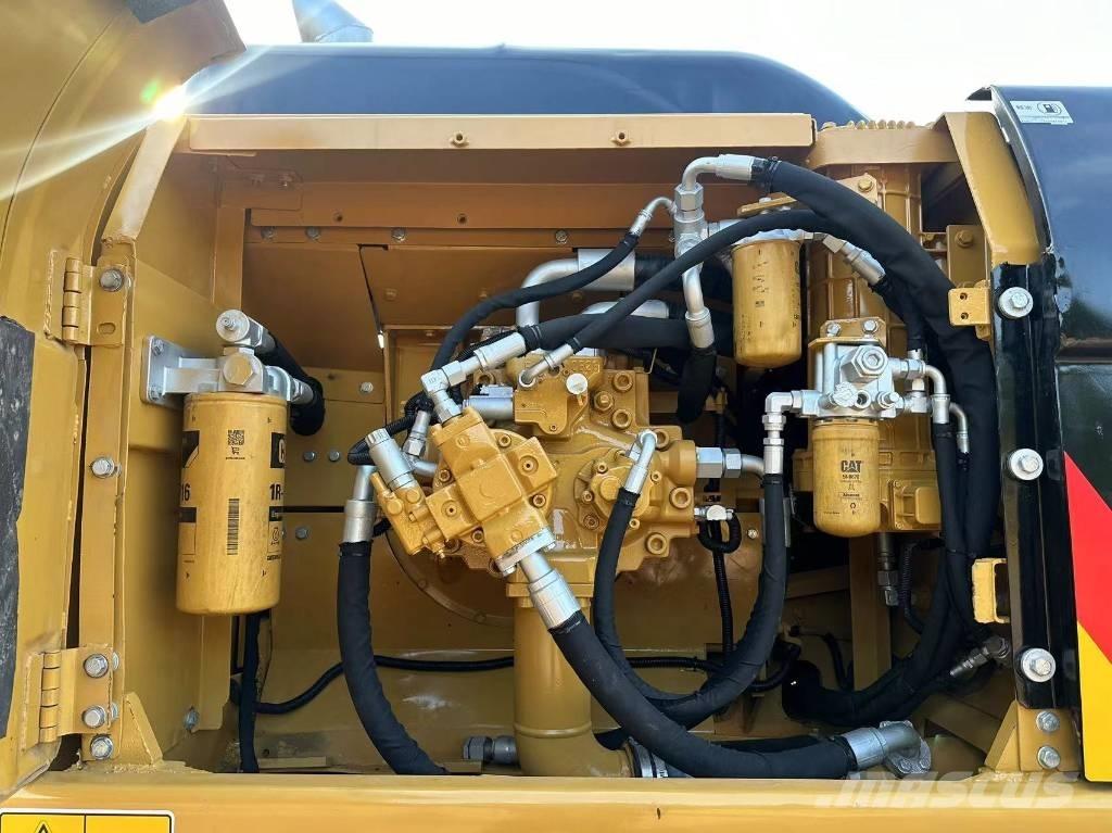 CAT 330 DL Гусеничні екскаватори