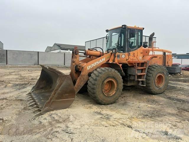 Doosan DL 300 Фронтальні навантажувачі