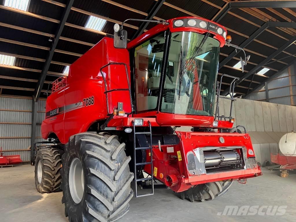 Case IH 7088 Зернозбиральні комбайни