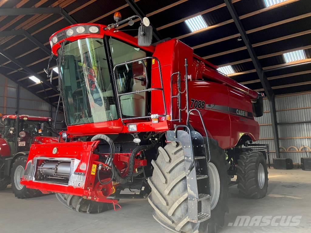 Case IH 7088 Зернозбиральні комбайни