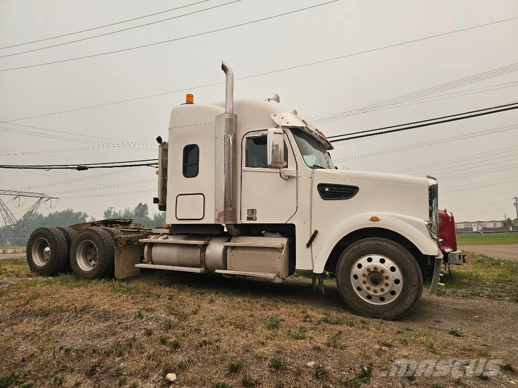Freightliner 122 SD Тягачі