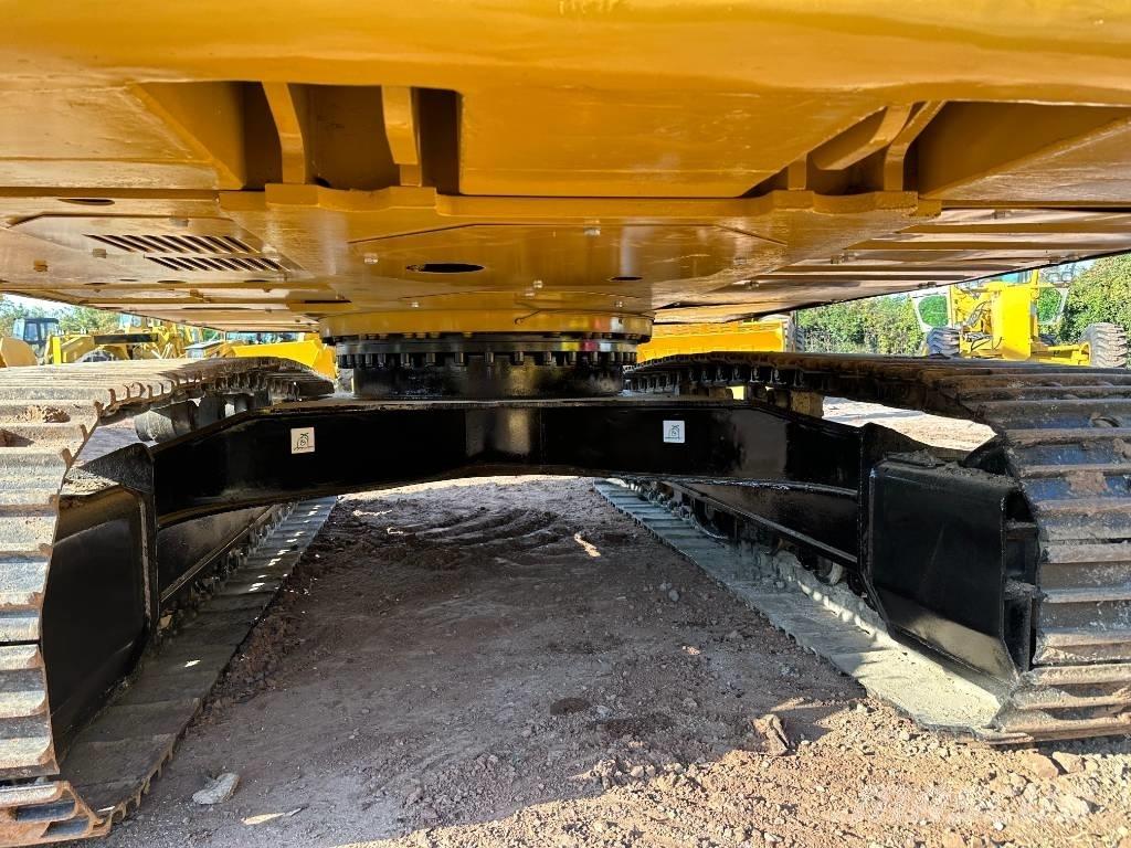 CAT 320DL Гусеничні екскаватори