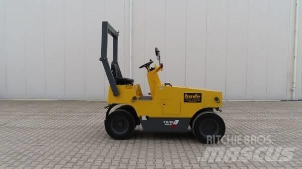 Sakai TS 160 Пневматичні катки