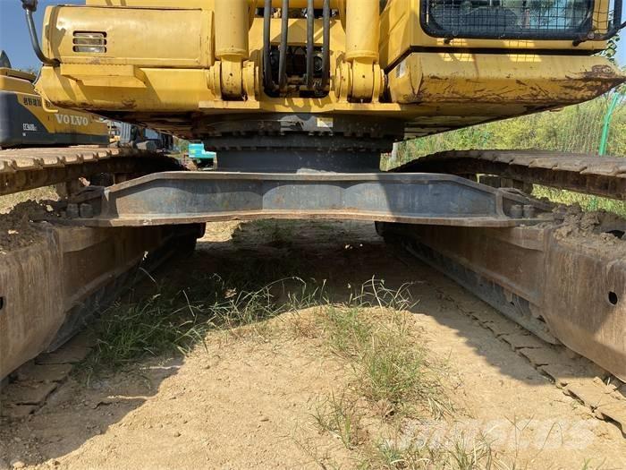 Komatsu PC450-8 Гусеничні екскаватори