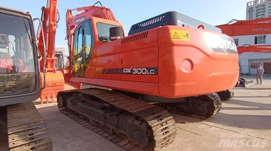Doosan DX 300 LC Гусеничні екскаватори