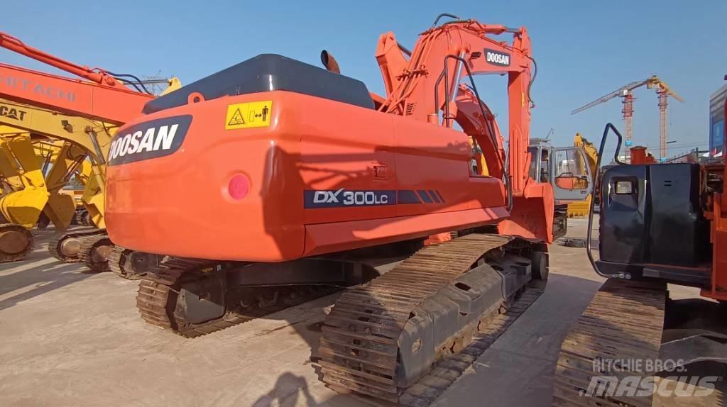 Doosan DX 300 LC Гусеничні екскаватори