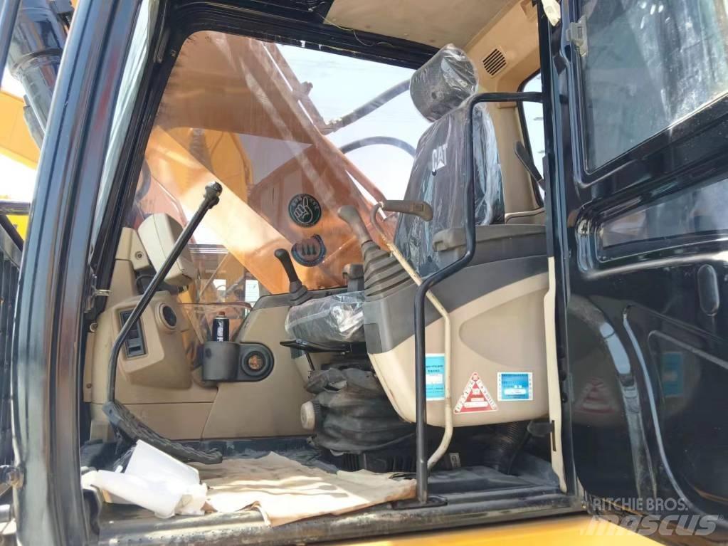 CAT 330 Гусеничні екскаватори