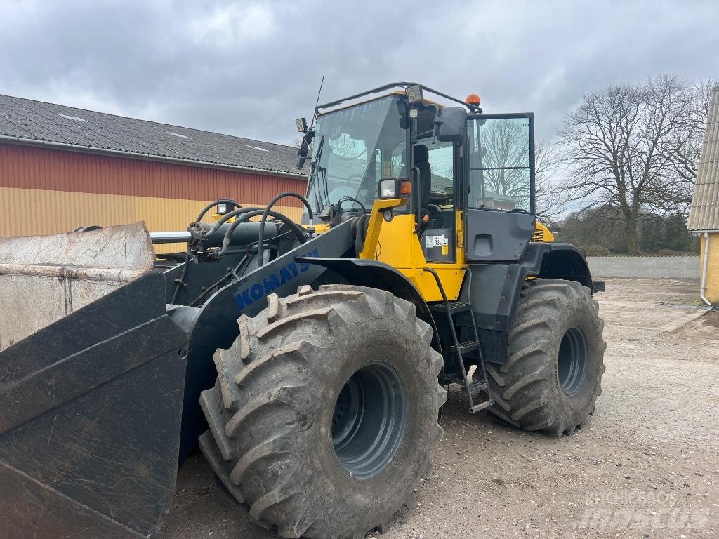 Komatsu WA 320-5 Фронтальні навантажувачі