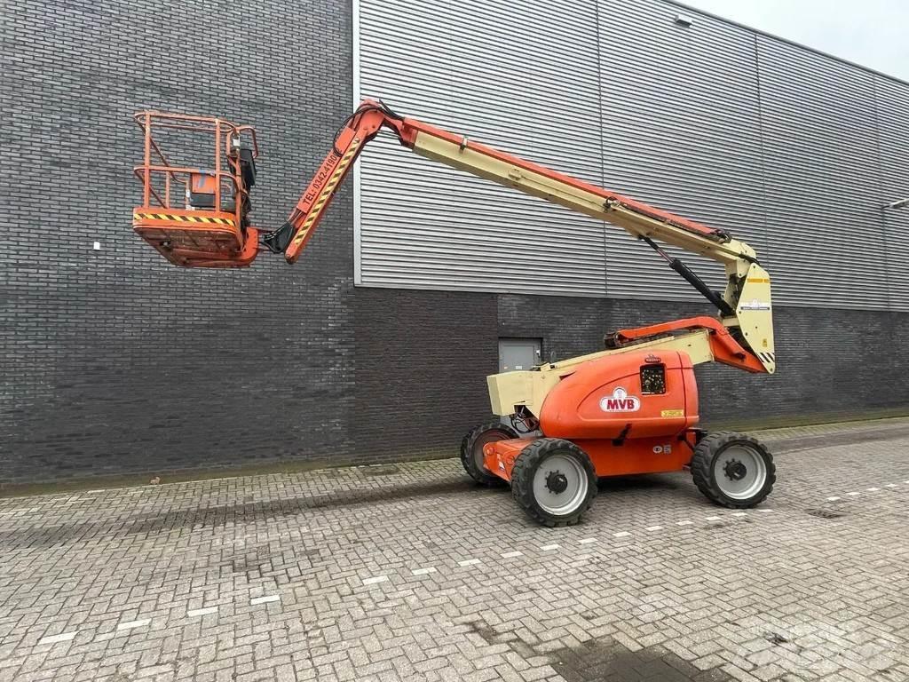 JLG 600AJ Телескопічні підйомники