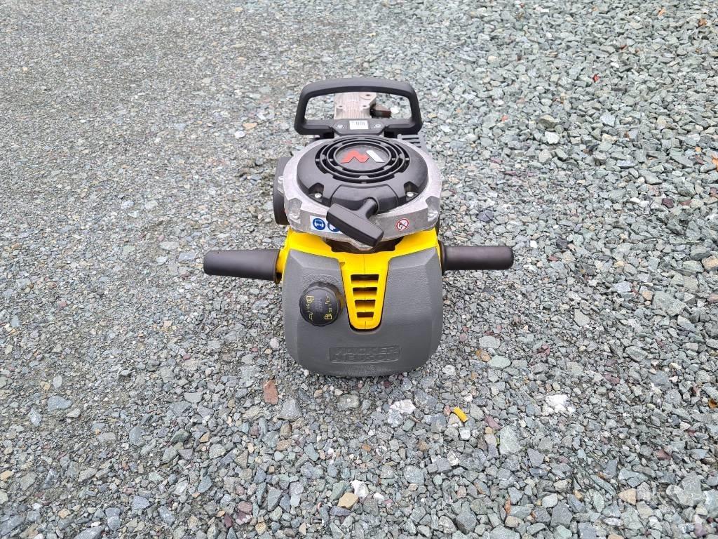 Wacker Neuson BH40 Плуги