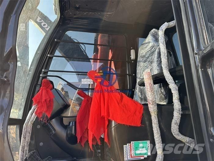 Hitachi ZX 200 Гусеничні екскаватори