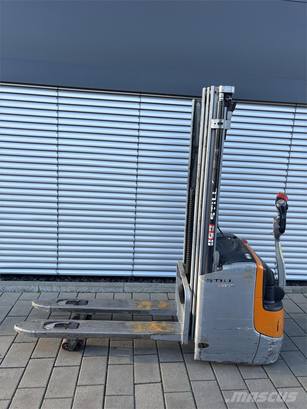 Still EXV 12i Самохідні електроштабелери