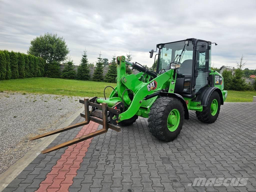 CAT 906 M Фронтальні навантажувачі