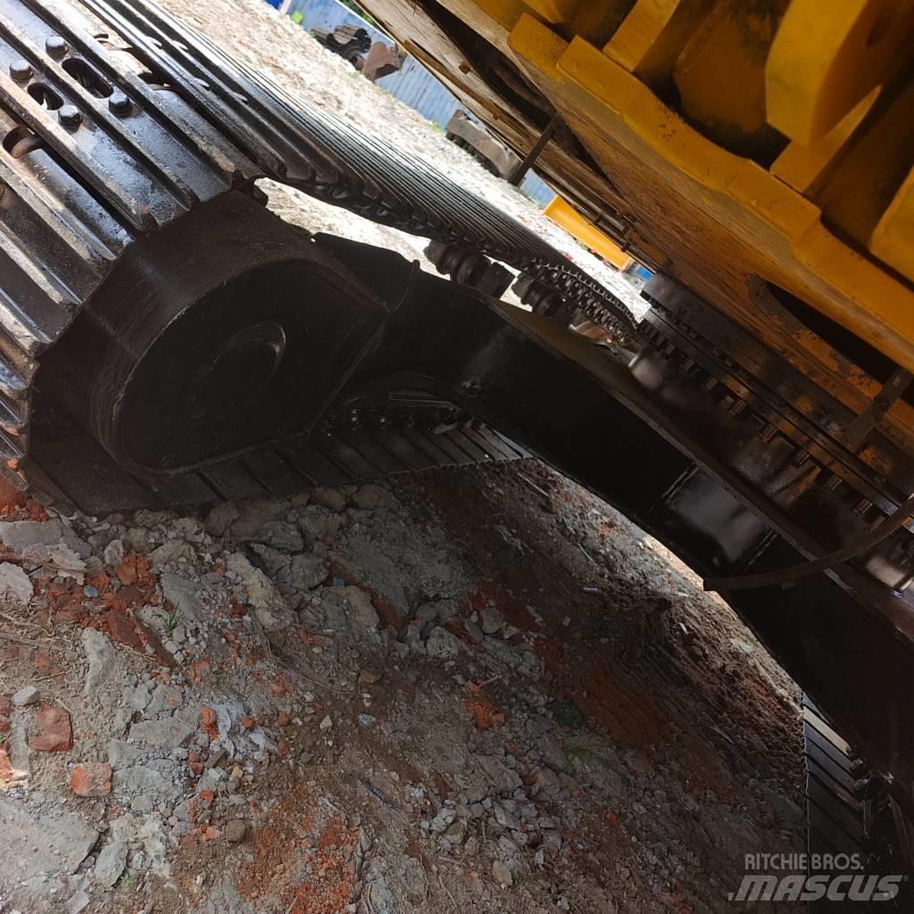 CAT 320 GC Колісні екскаватори