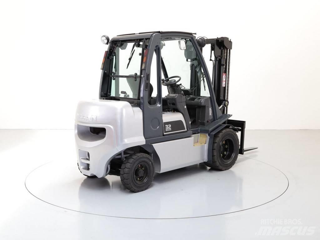 Nissan FD01A18Q Дизельні навантажувачі