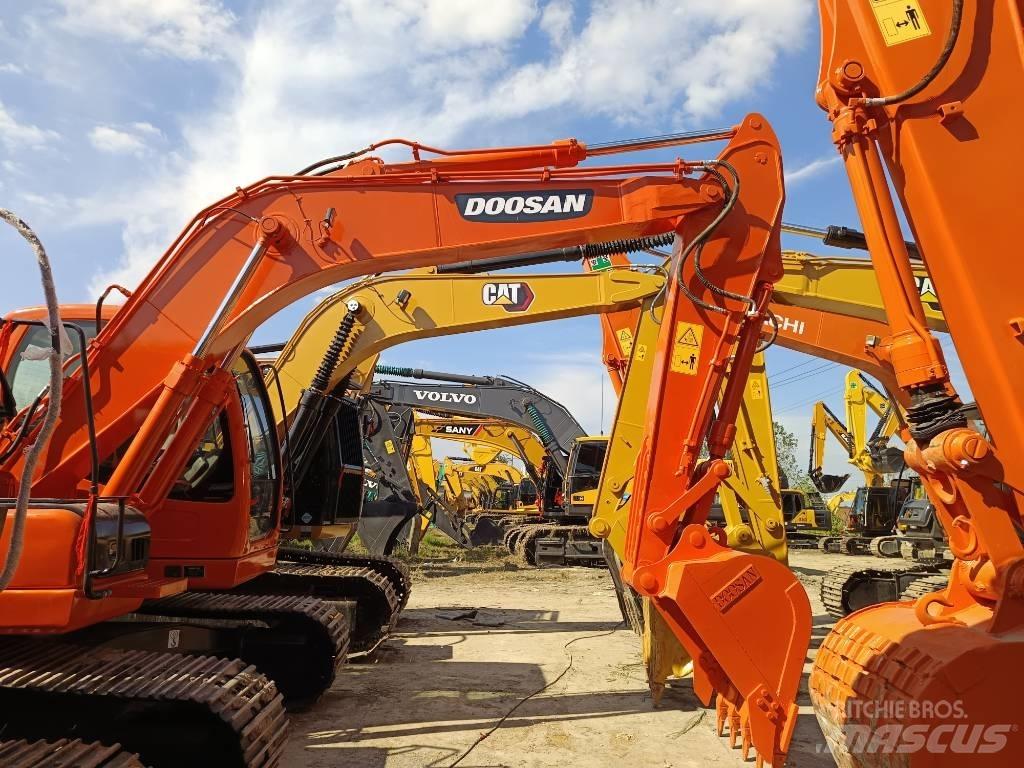 Doosan DX 150 LC Гусеничні екскаватори