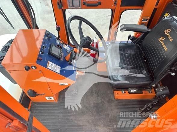 Broce RCT350 Підмітальні машини