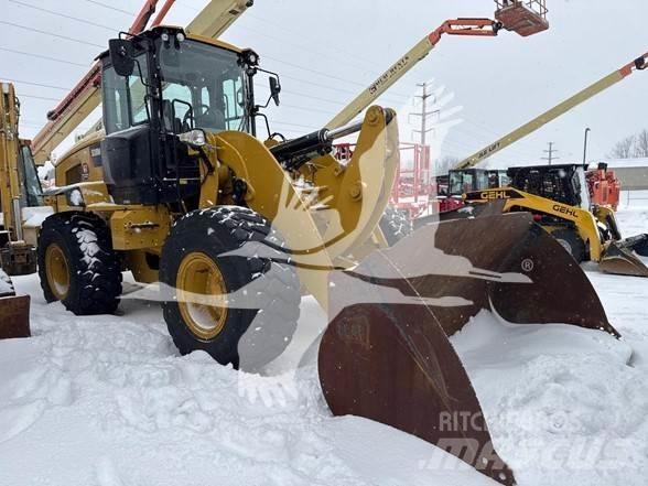 CAT 938M Фронтальні навантажувачі