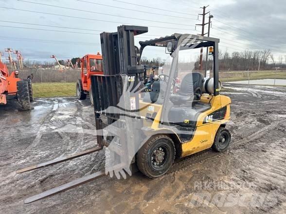 CAT P5000 Дизельні навантажувачі