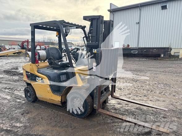 CAT P5000 Дизельні навантажувачі