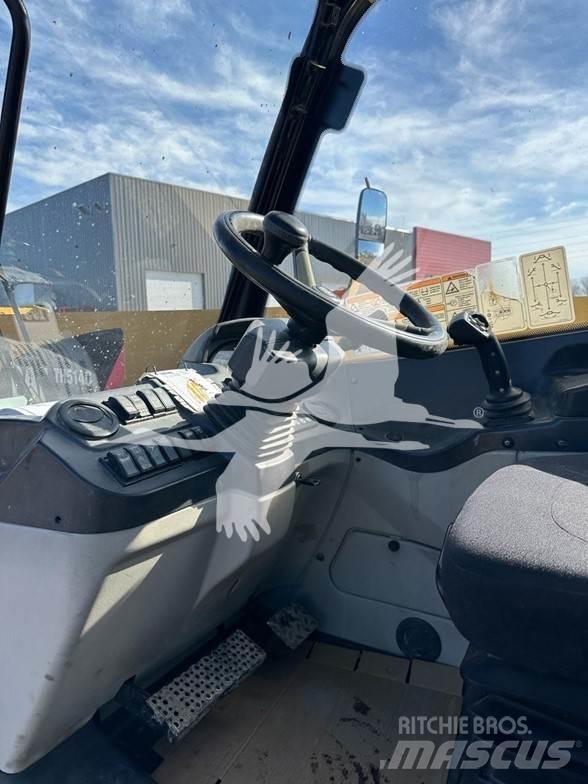 CAT TH514C Телескопічні навантажувачі
