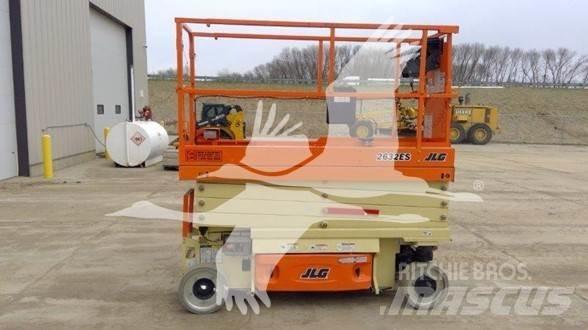 JLG 2632ES Підйомники-ножиці