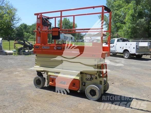 JLG 2632ES Підйомники-ножиці