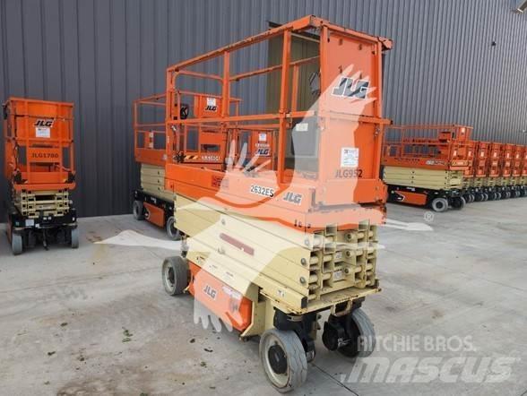 JLG 2632ES Підйомники-ножиці