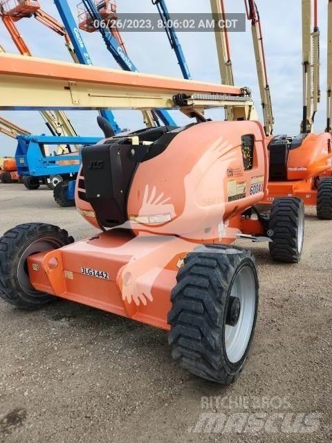 JLG 600AJ Колінчаті підйомники