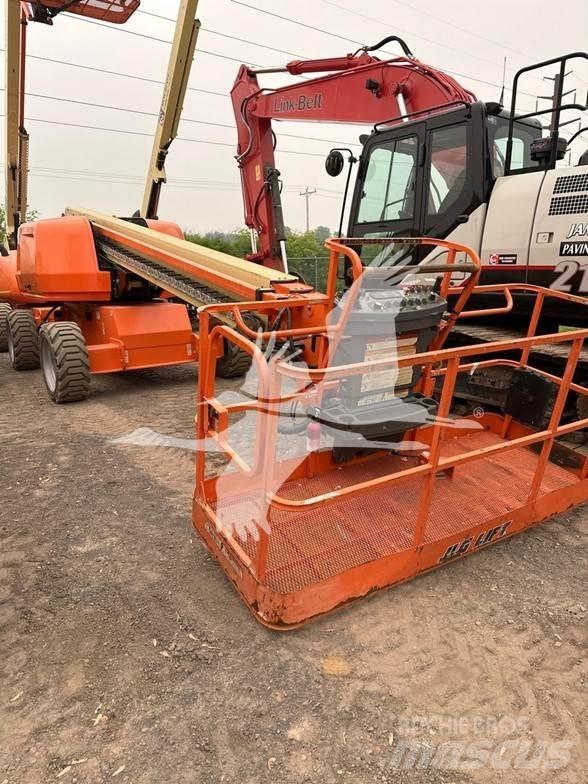 JLG 600S Телескопічні підйомники