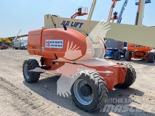 JLG 800S Телескопічні підйомники