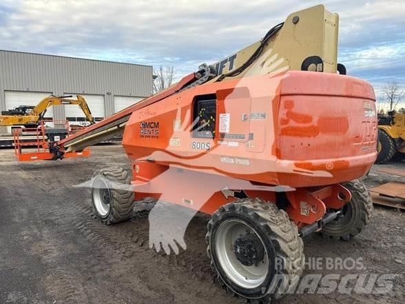 JLG 800S Телескопічні підйомники