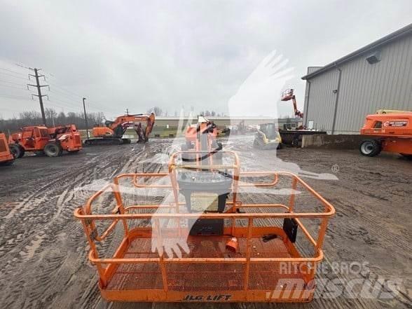 JLG 860SJ Телескопічні підйомники
