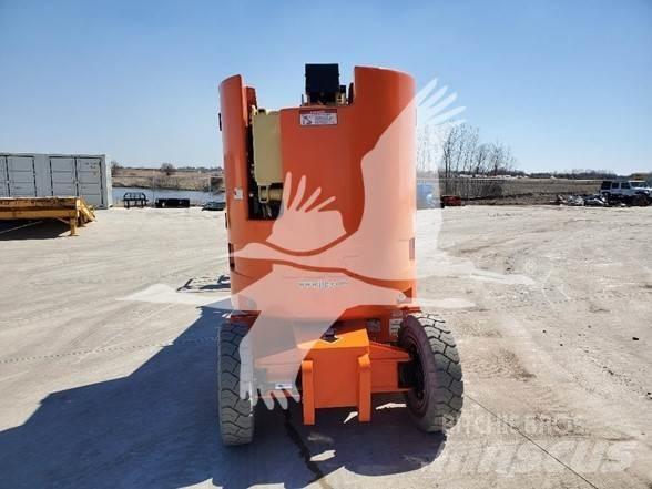 JLG E300AJP Колінчаті підйомники
