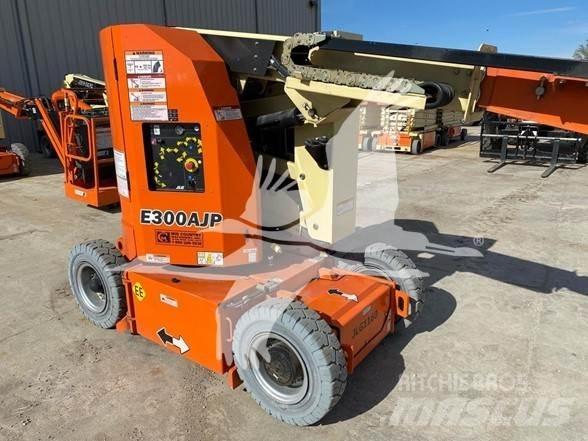 JLG E300AJP Колінчаті підйомники