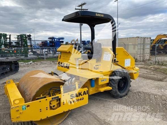 Sakai SV204D Грунтові котки