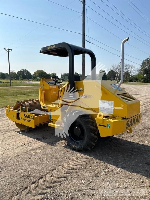 Sakai SV204T Грунтові котки
