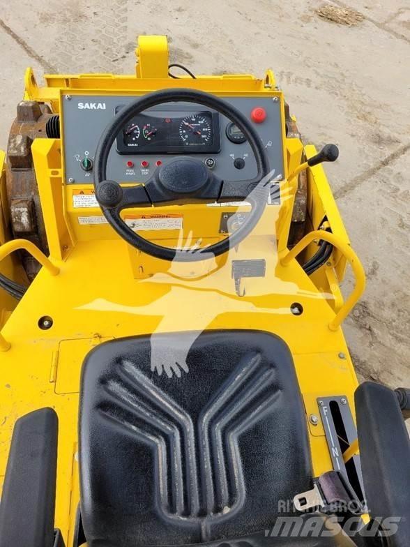 Sakai SV204TB Грунтові котки