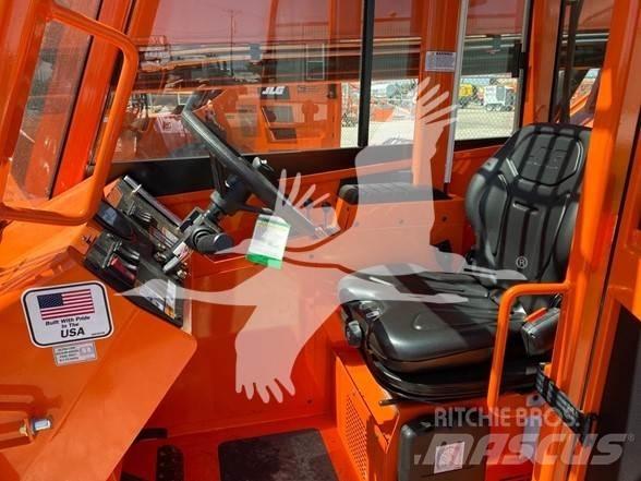 SkyTrak 8042 Телескопічні навантажувачі