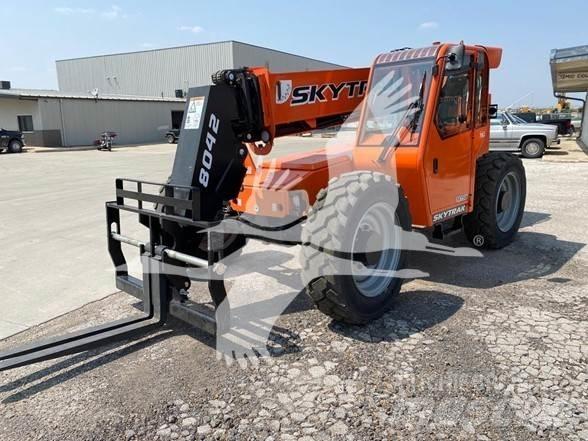SkyTrak 8042 Телескопічні навантажувачі