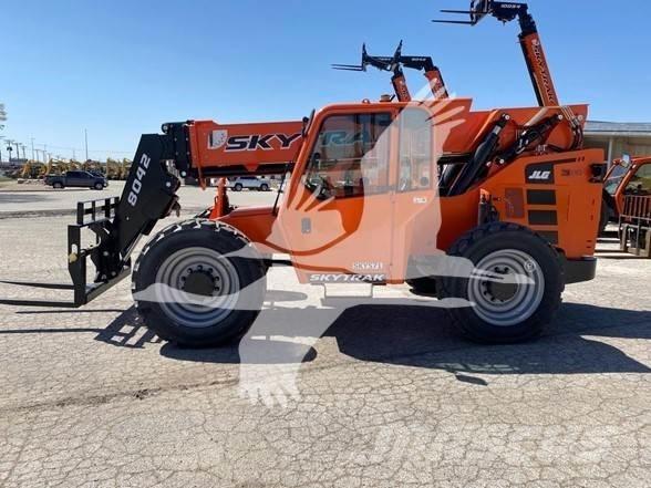SkyTrak 8042 Телескопічні навантажувачі
