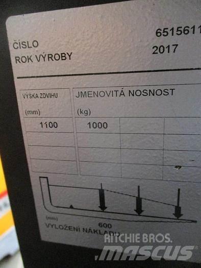 Toyota OSE 100W Підбирачі замовлень з нижніх ярусів