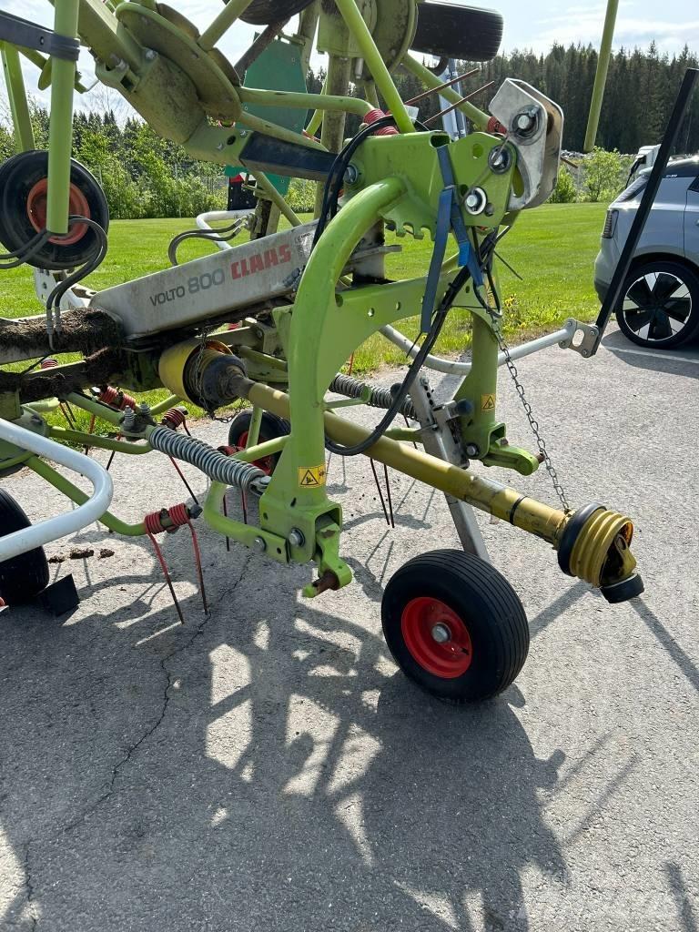 CLAAS Volto 800 Граблі і сінозворушувачі