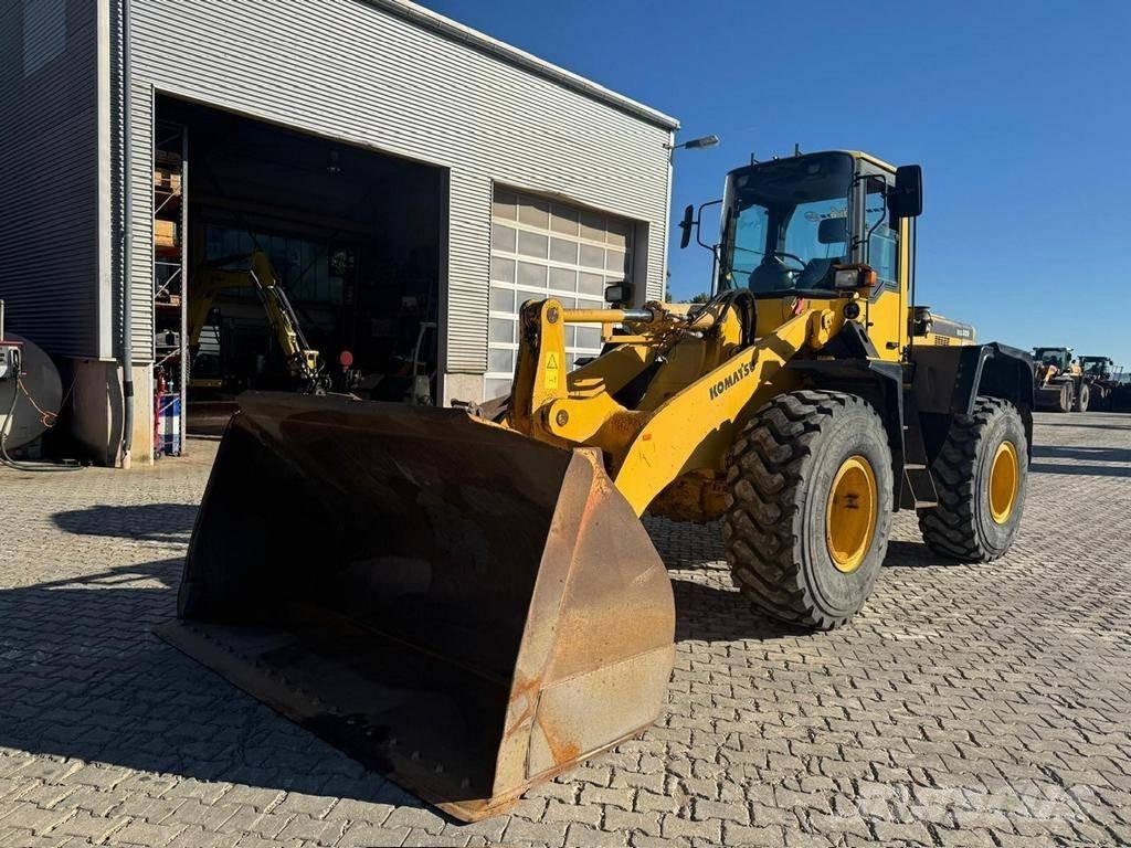 Komatsu WA 320-3H Фронтальні навантажувачі