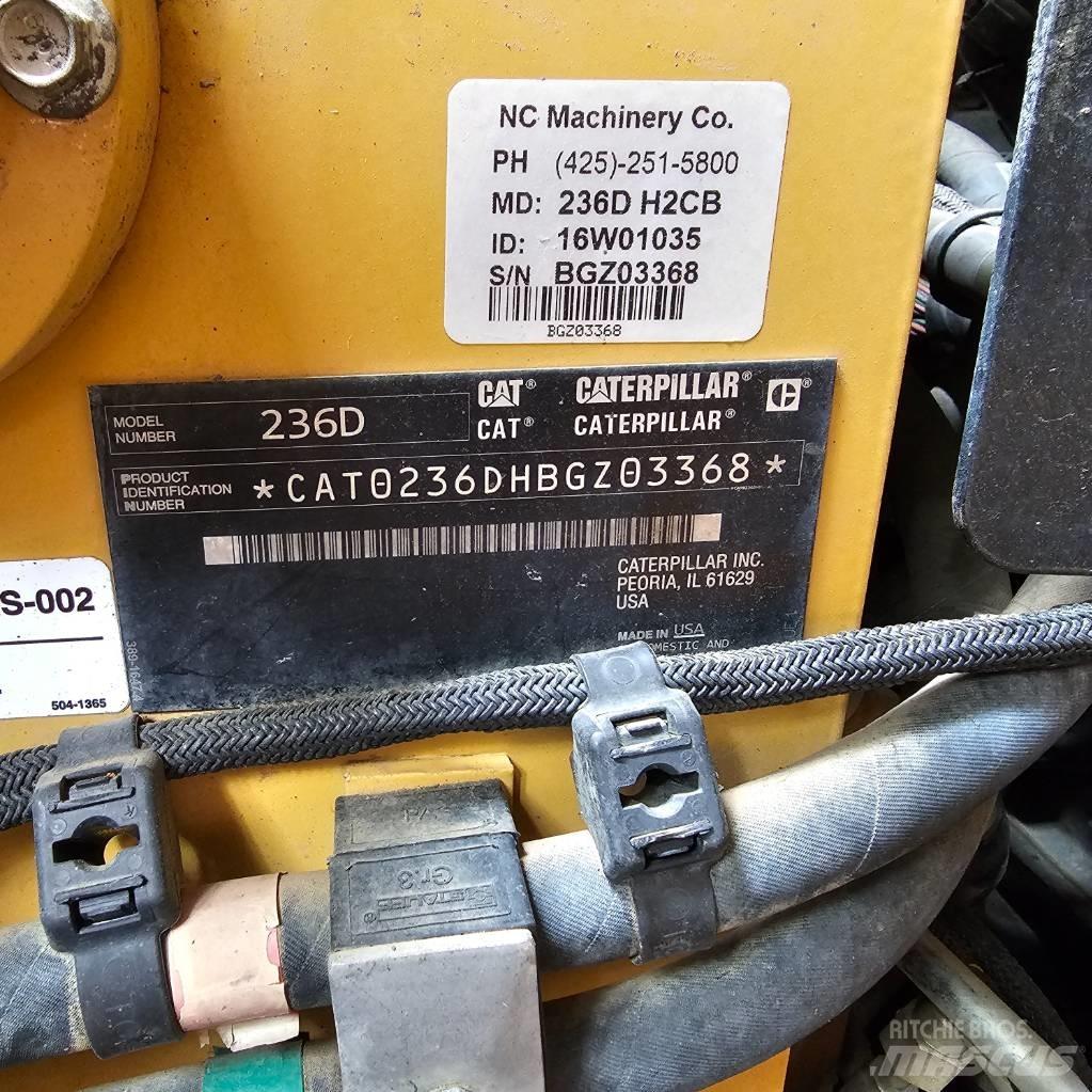CAT 236D Міні-навантажувачі