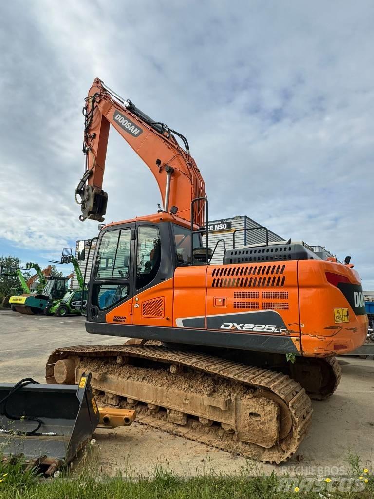 Doosan DX 225 LC-5 Гусеничні екскаватори